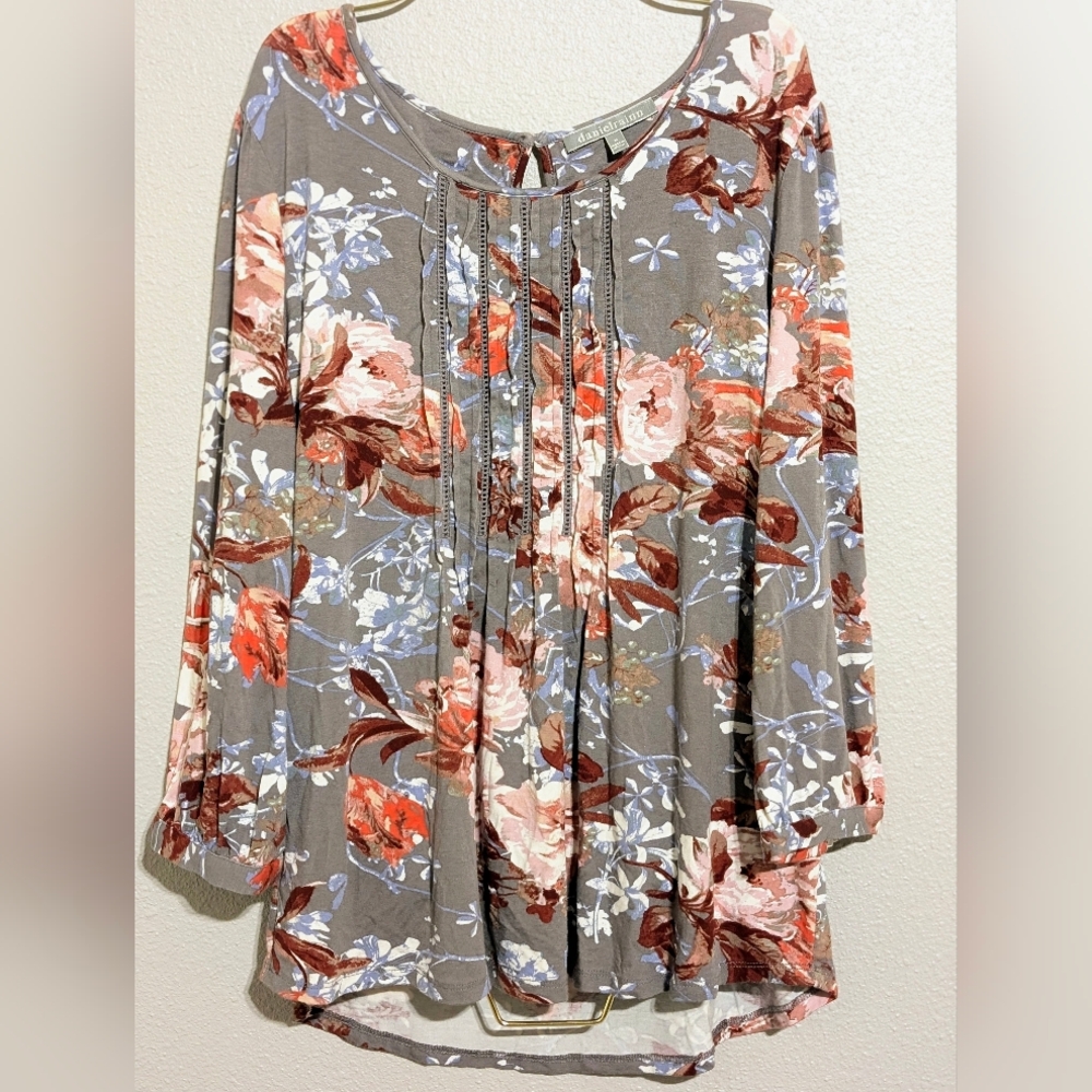 🌸 Daniel Rainn Branwen Floral Pintuck Knit Tunic Blouse Size M